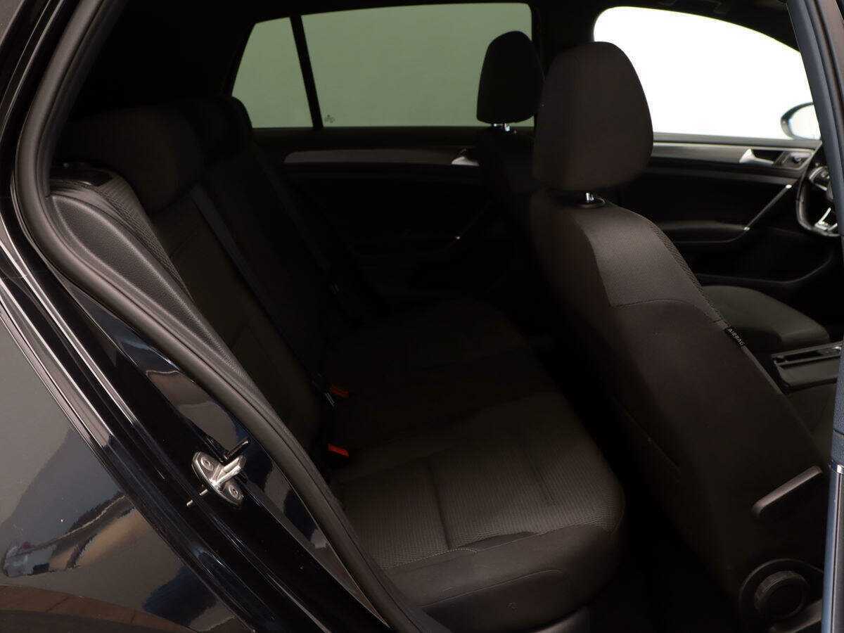 Volkswagen Golf б/у, 2013, Механическая. Фото: #7