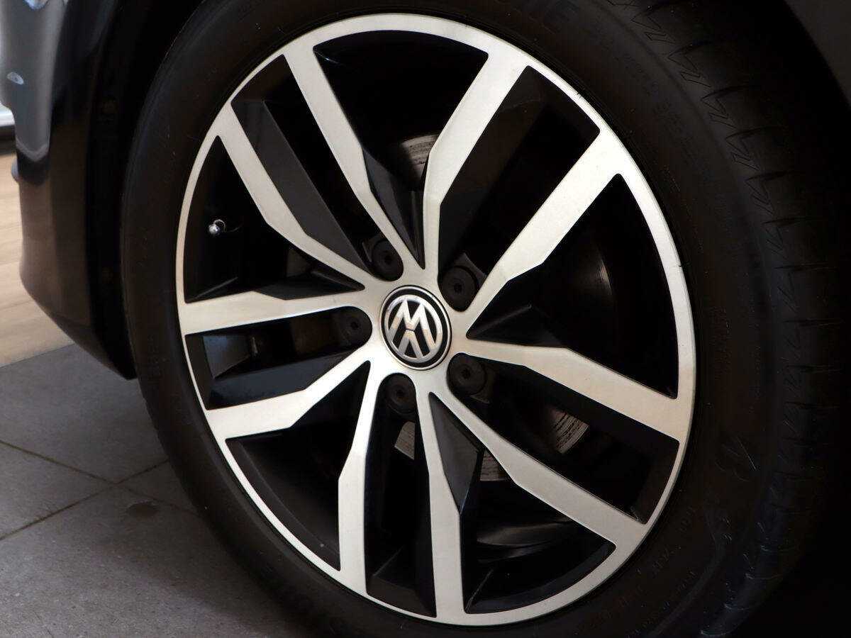 Volkswagen Golf б/у, 2013, Механическая. Фото: #22