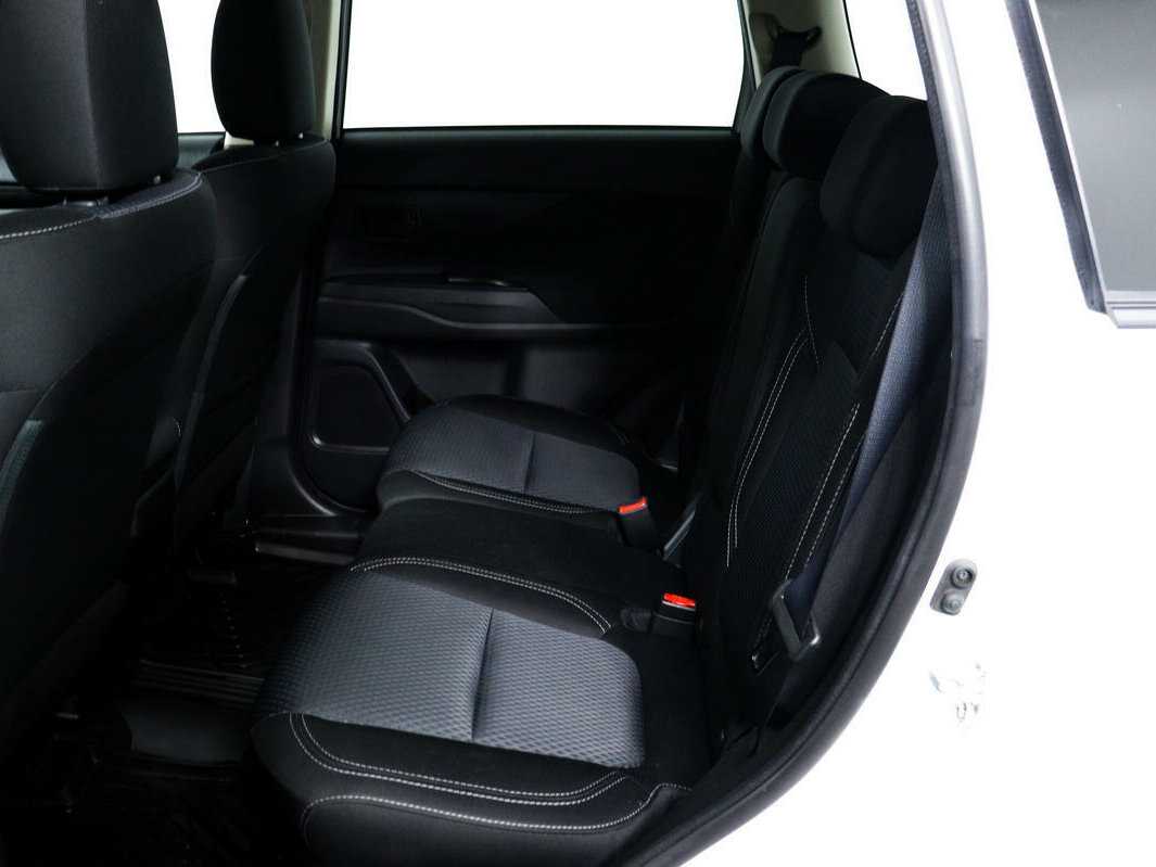 Mitsubishi Outlander б/у, 2021, Вариатор. Фото: #9