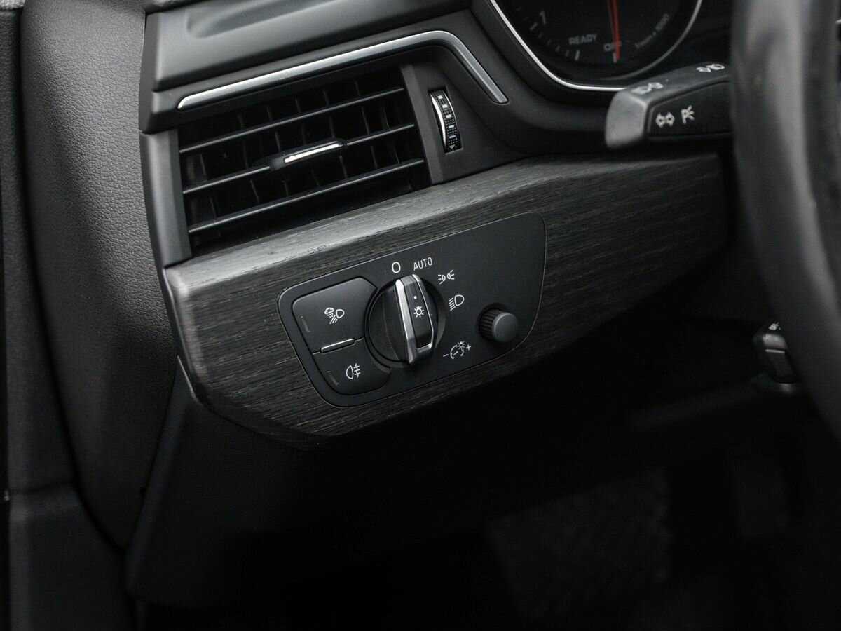 Audi A4 б/у, 2018, Роботизированная. Фото: #16