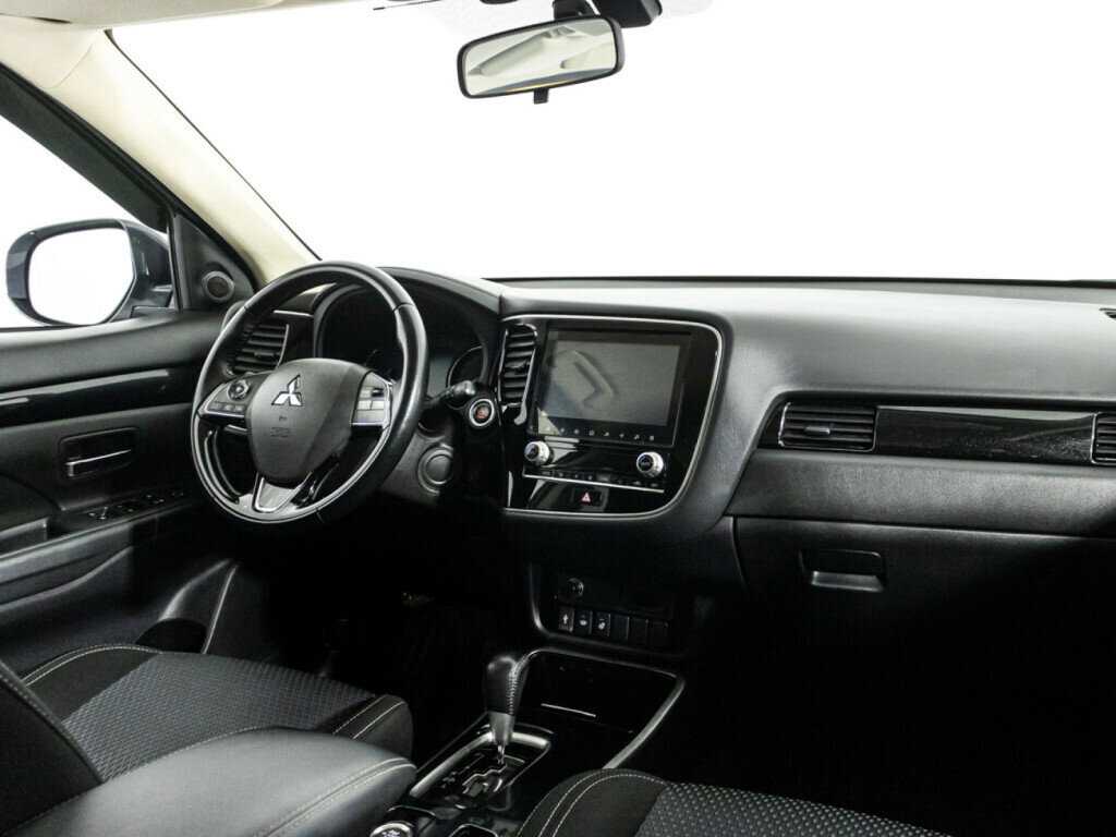 Mitsubishi Outlander б/у, 2021, Вариатор. Фото: #8