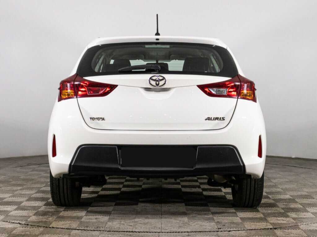 Тойота Аурис б/у, 2014, Механическая. Фото: #5