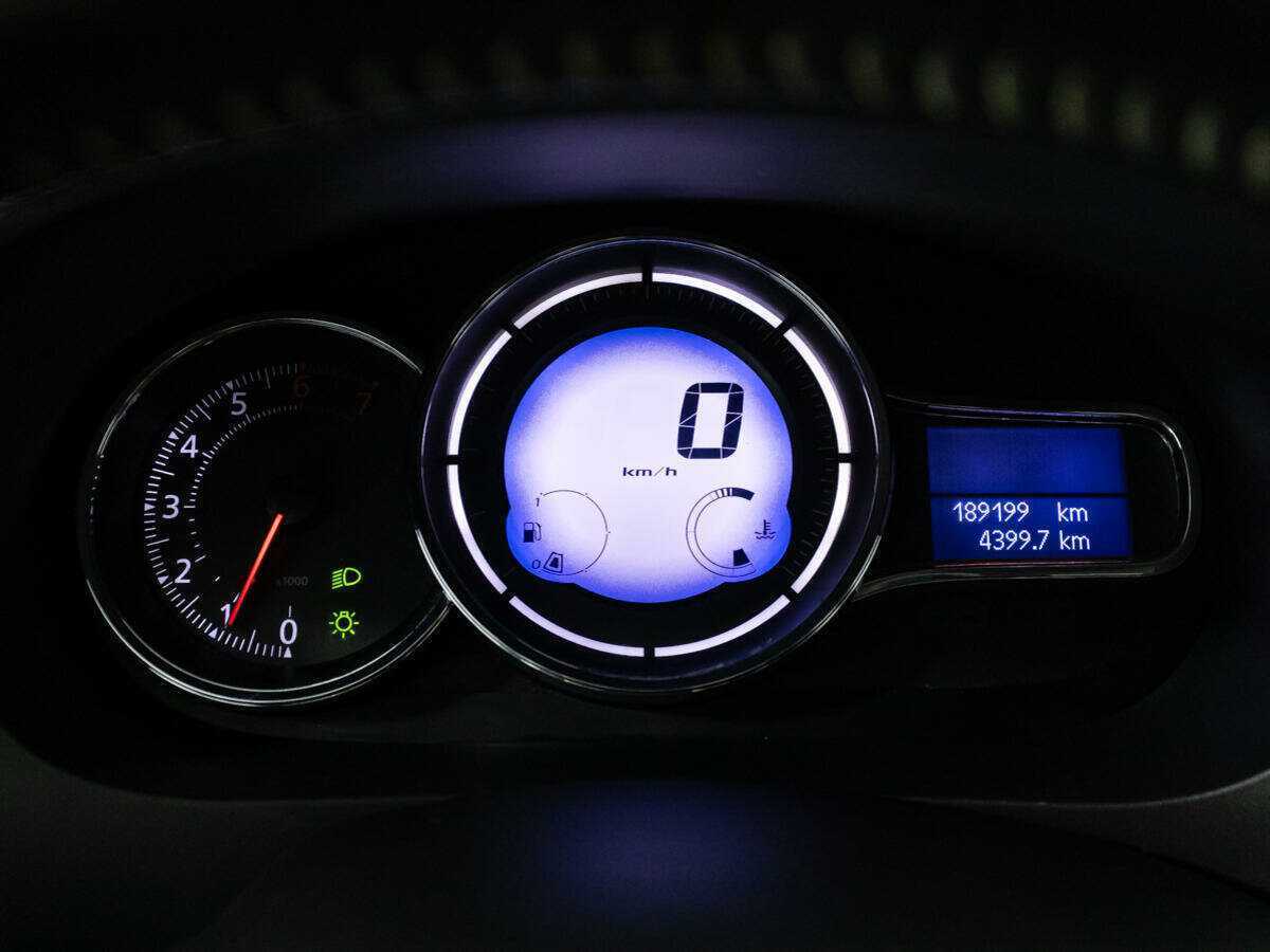 Renault Fluence б/у, 2013, Механическая. Фото: #11