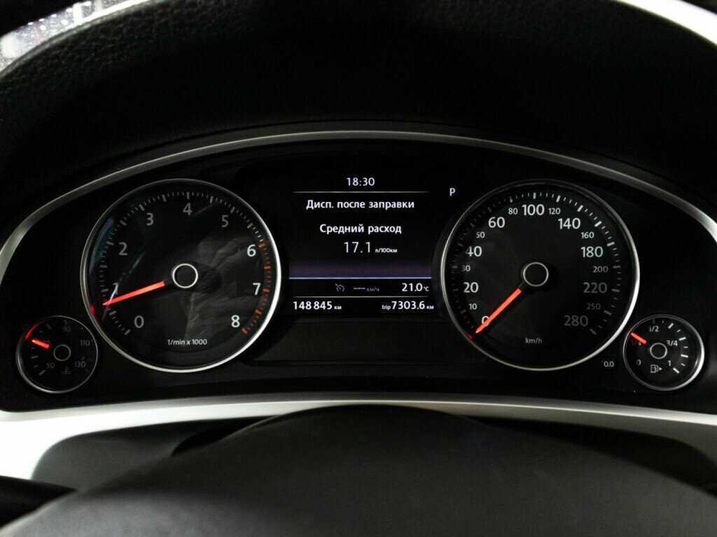 Volkswagen Touareg б/у, 2015, Автоматическая. Фото: #11