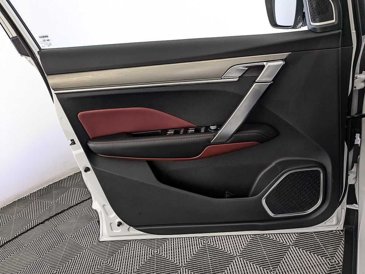 Geely Coolray б/у, 2023, Роботизированная. Фото: #18