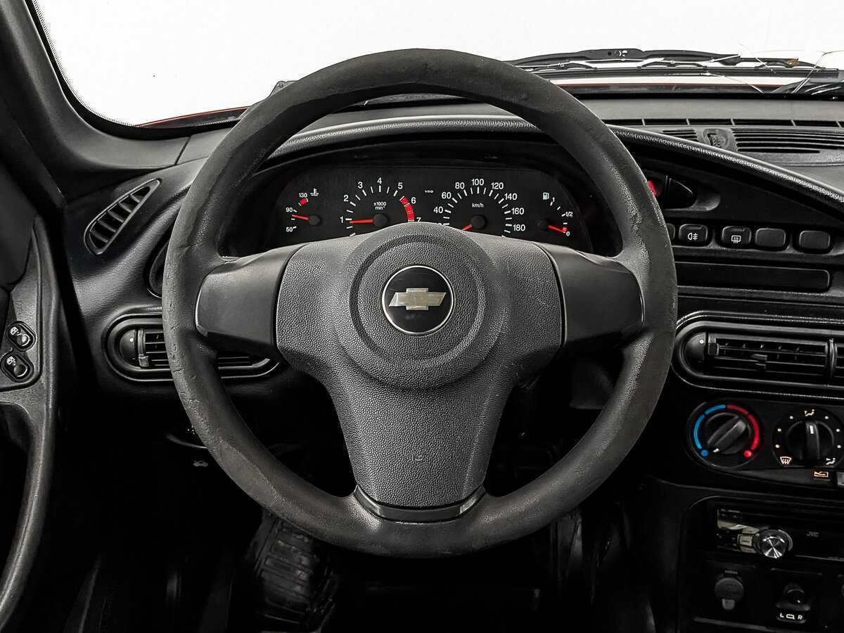 Chevrolet Niva б/у, 2015, Механическая. Фото: #20