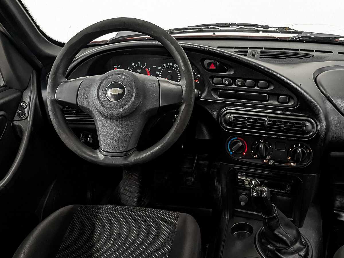 Chevrolet Niva б/у, 2015, Механическая. Фото: #24