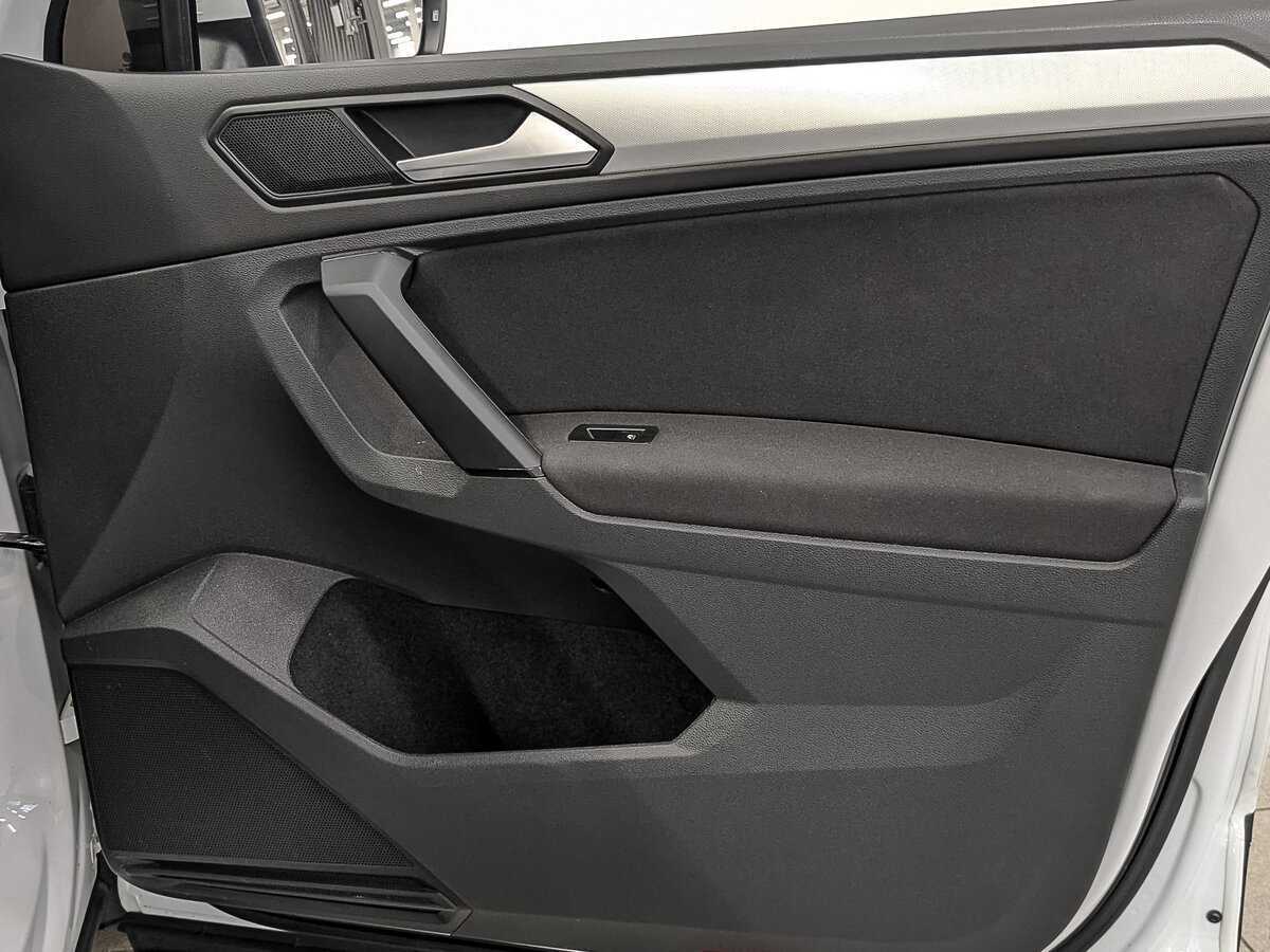 Volkswagen Tiguan б/у, 2020, Роботизированная. Фото: #24