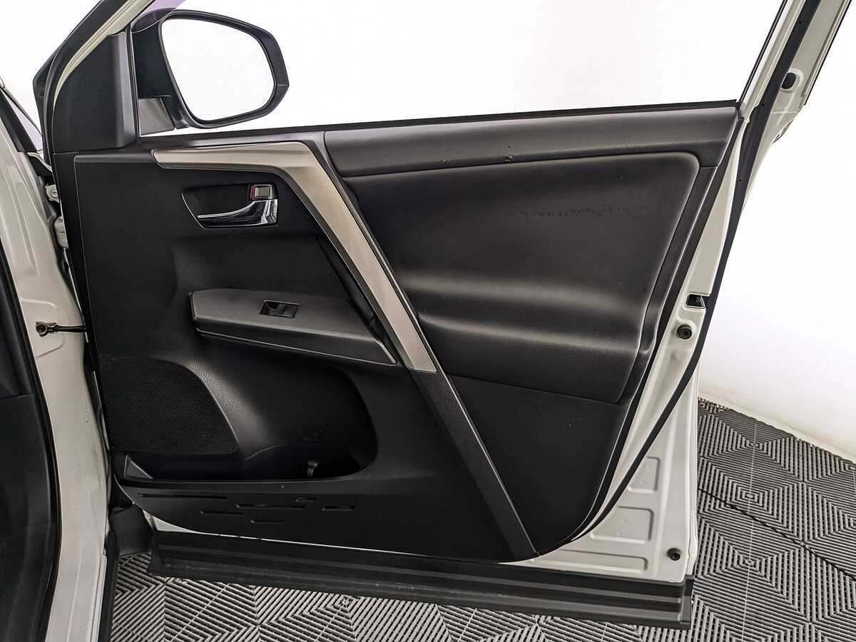 Toyota RAV4 б/у, 2018, Автоматическая. Фото: #22
