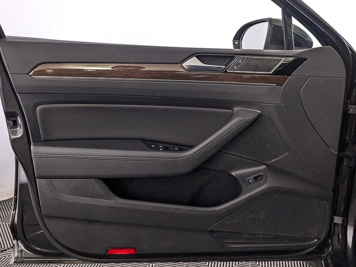 Volkswagen Passat б/у, 2019, Роботизированная. Фото: #18