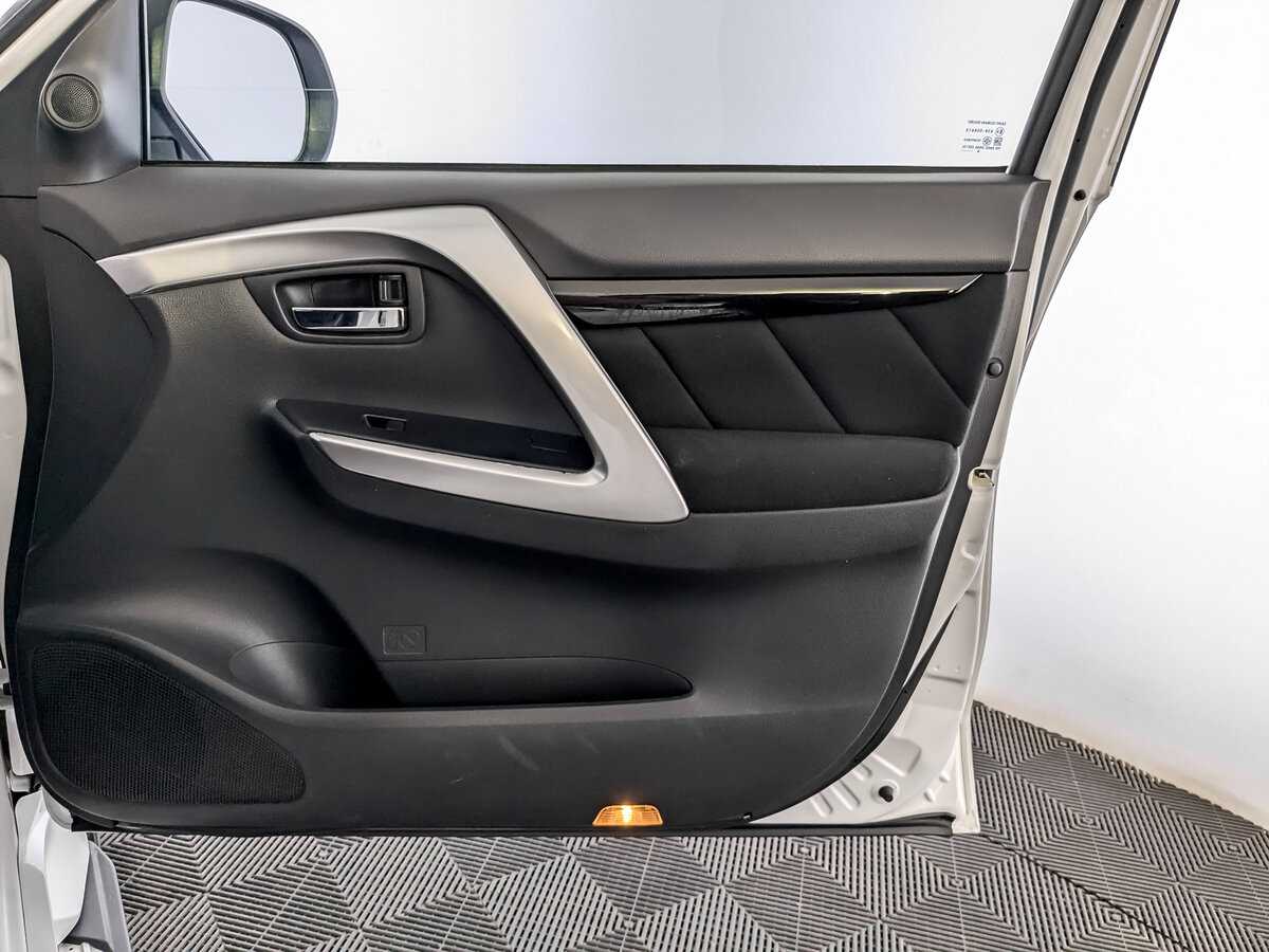 Mitsubishi Pajero Sport б/у, 2018, Механическая. Фото: #22