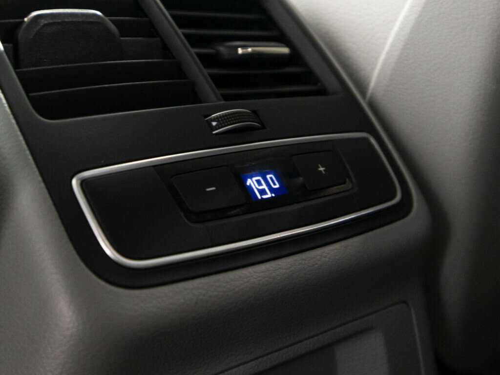 Audi A4 б/у, 2015, Роботизированная. Фото: #19