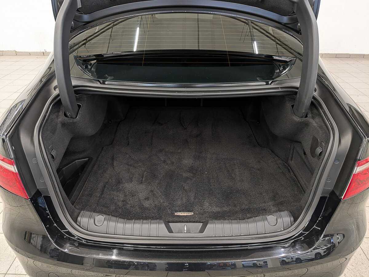 Jaguar XF б/у, 2017, Автоматическая. Фото: #9