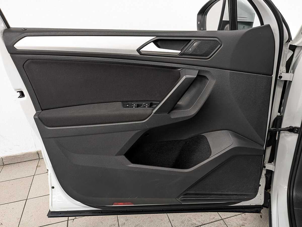 Volkswagen Tiguan б/у, 2021, Роботизированная. Фото: #15