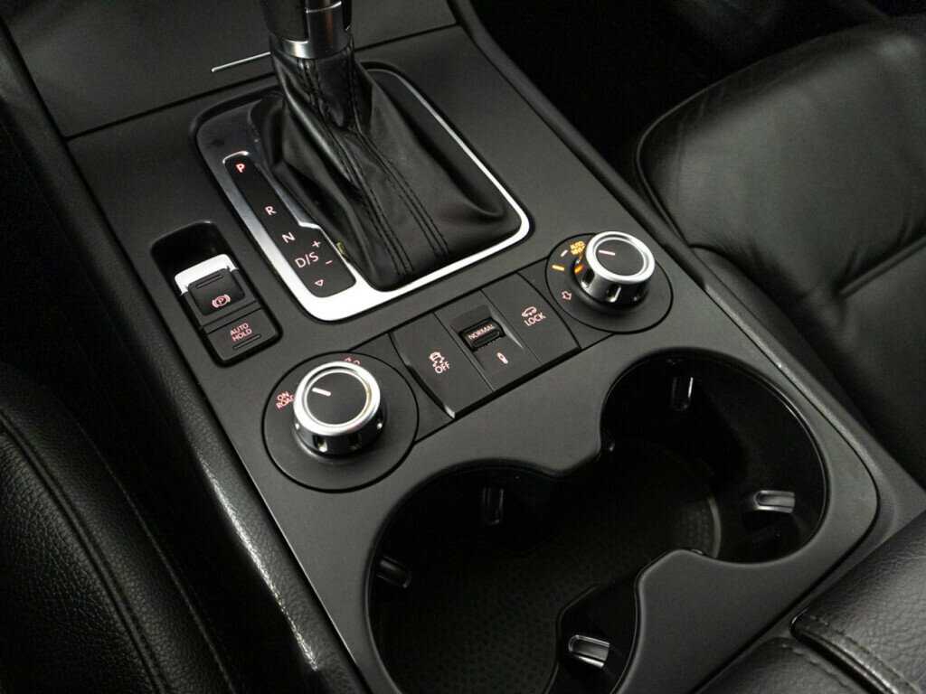 Volkswagen Touareg б/у, 2013, Автоматическая. Фото: #13