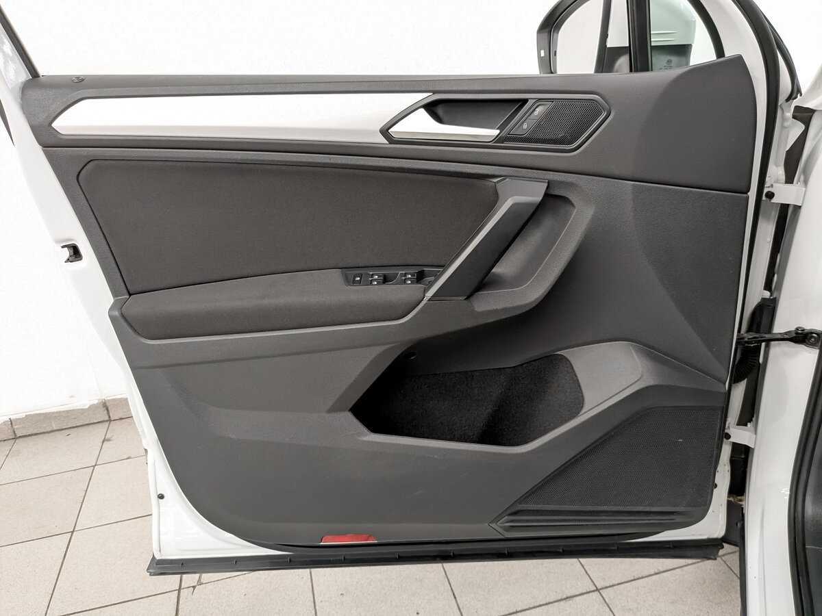 Volkswagen Tiguan б/у, 2021, Роботизированная. Фото: #18