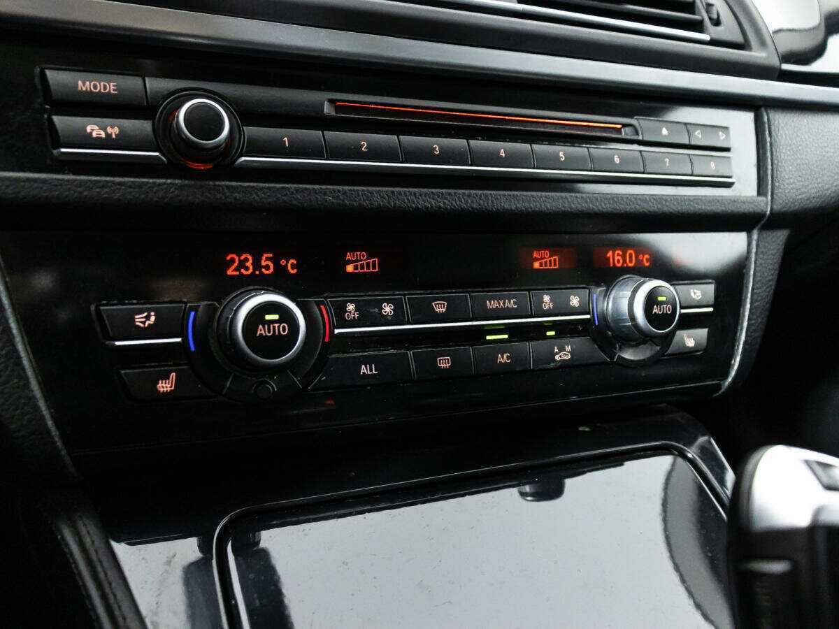 BMW 5 серии б/у, 2012, Автоматическая. Фото: #17