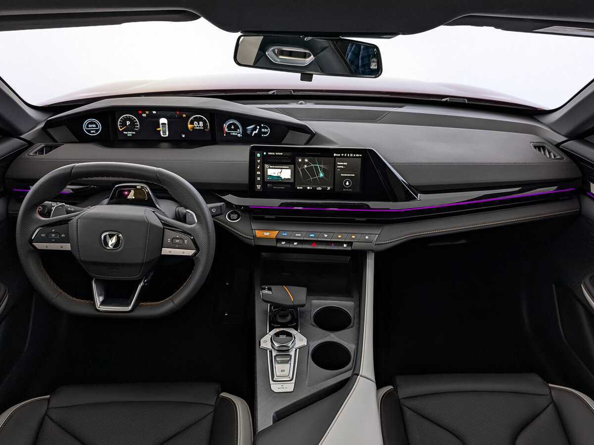 Changan UNI-V б/у, 2024, Роботизированная. Фото: #13