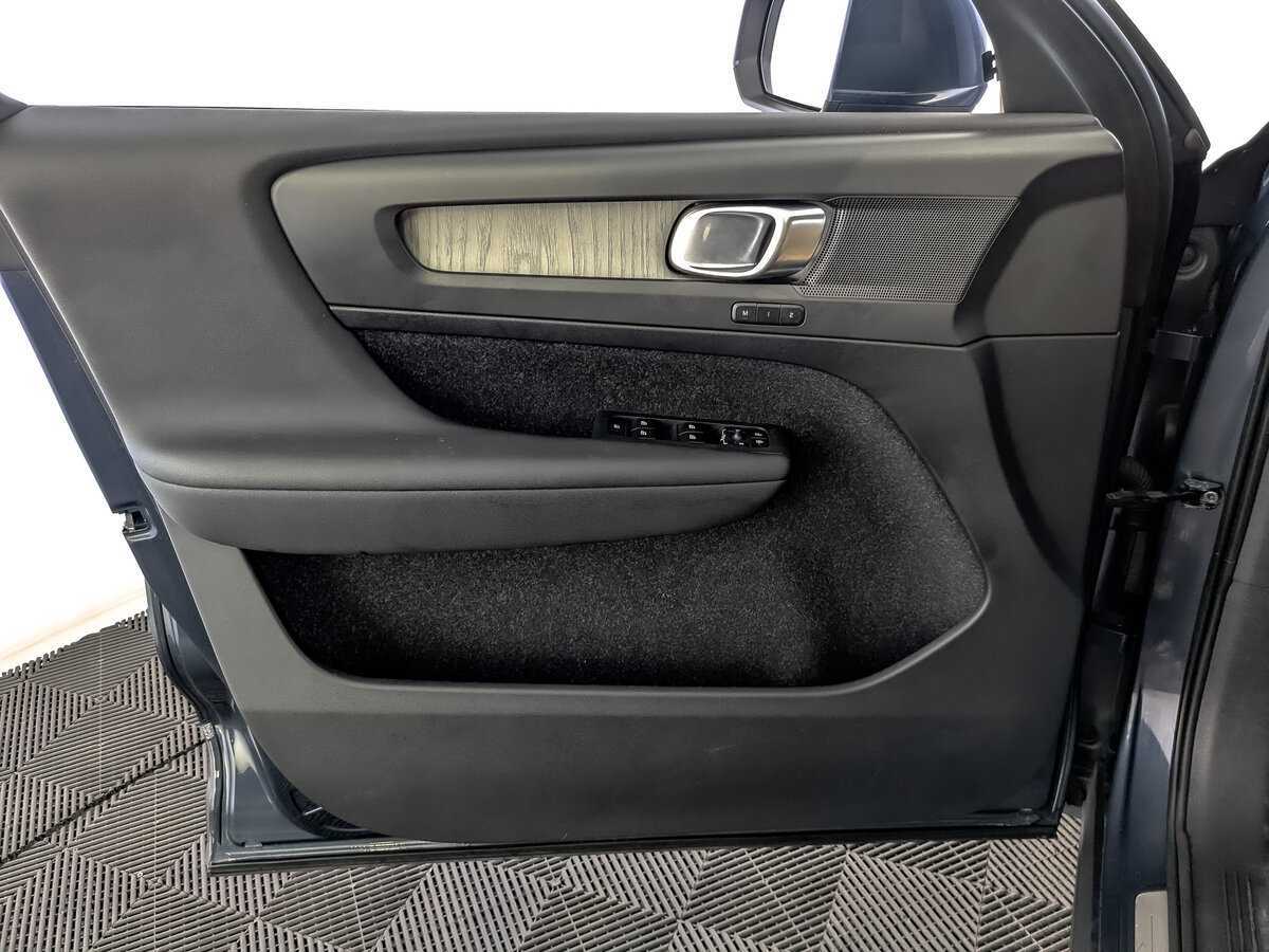 Volvo XC40 б/у, 2019, Автоматическая. Фото: #17