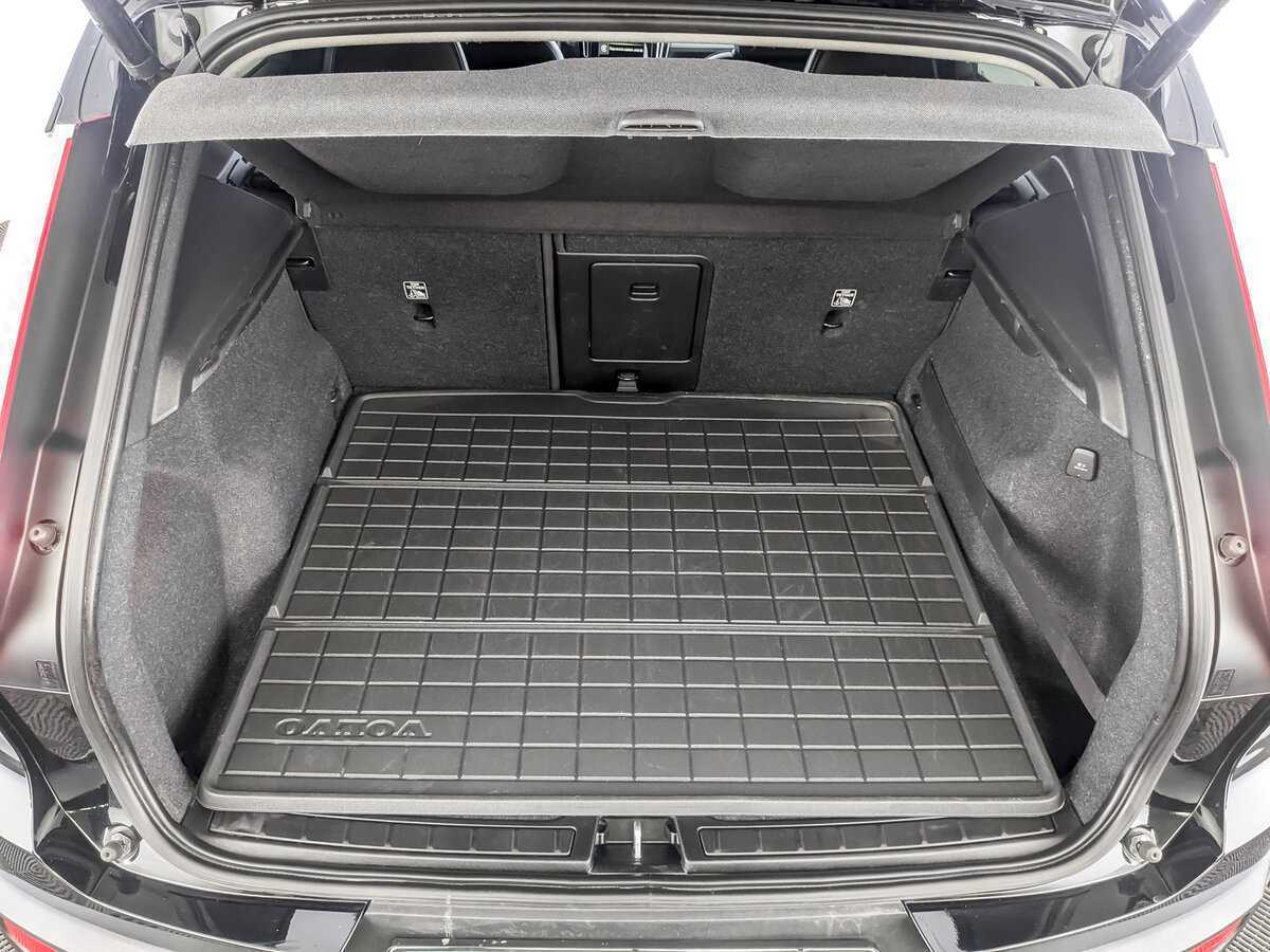 Volvo XC40 б/у, 2019, Автоматическая. Фото: #10