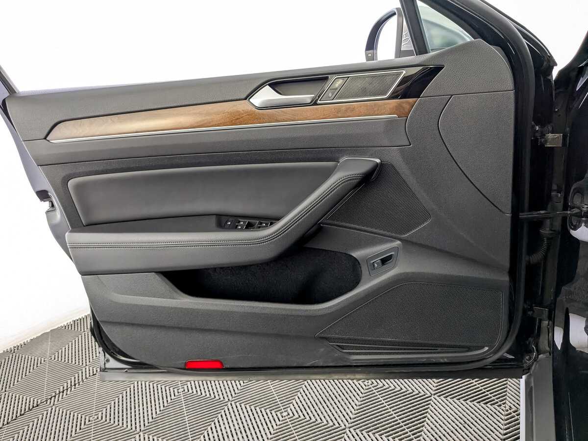 Volkswagen Passat б/у, 2018, Роботизированная. Фото: #18