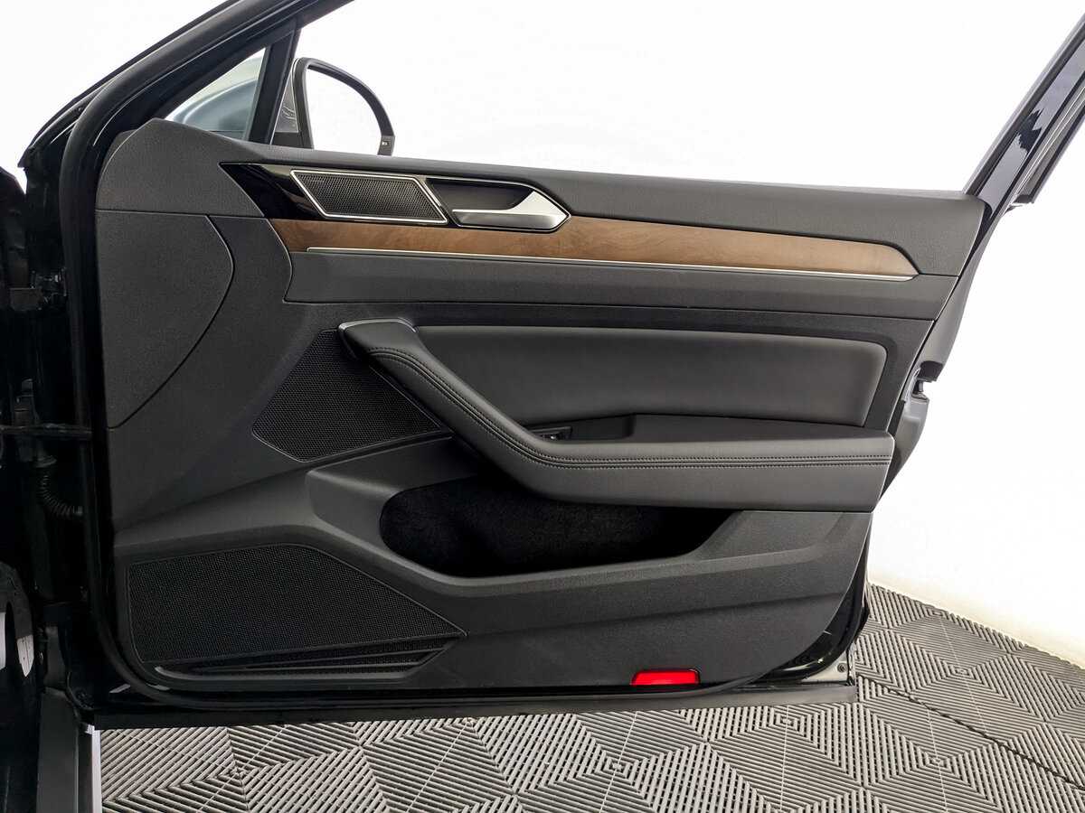 Volkswagen Passat б/у, 2018, Роботизированная. Фото: #24