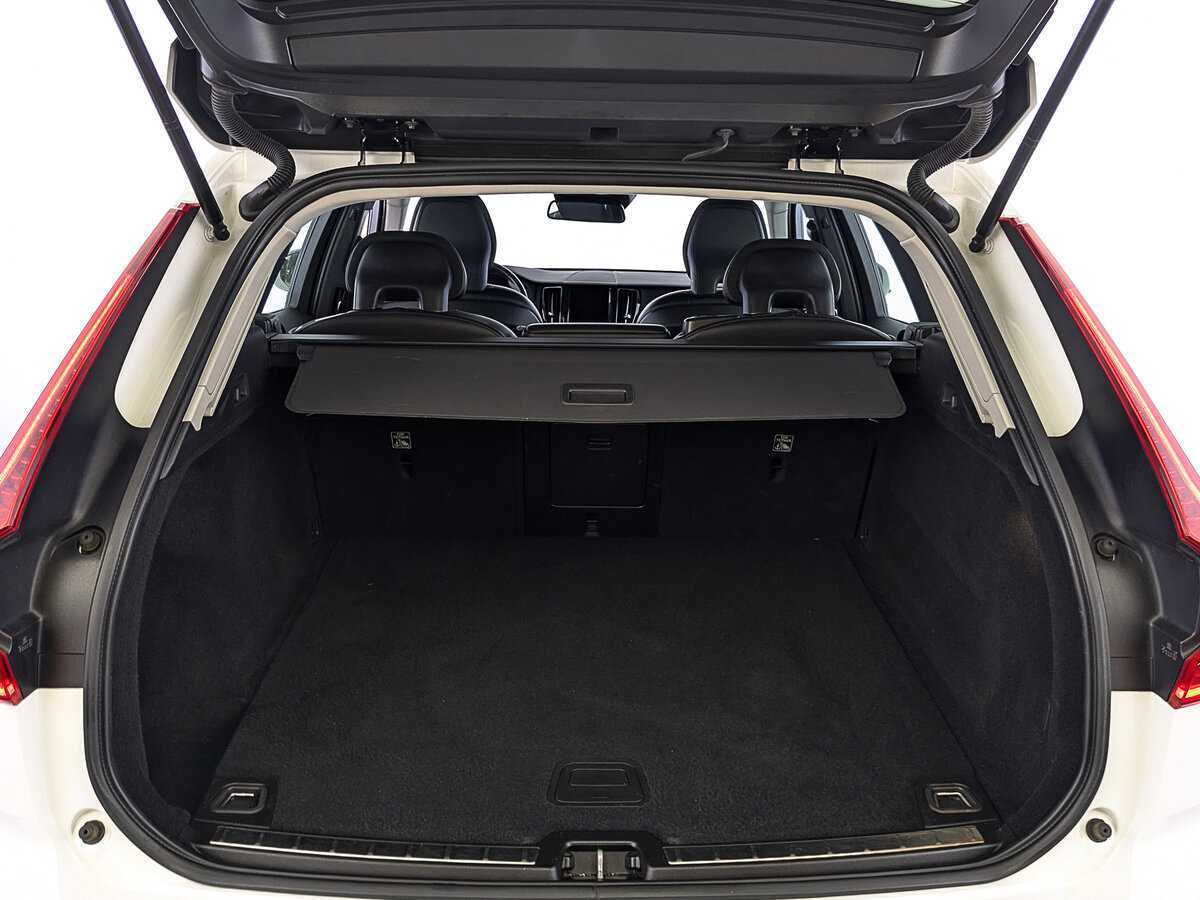 Volvo XC60 б/у, 2018, Автоматическая. Фото: #9