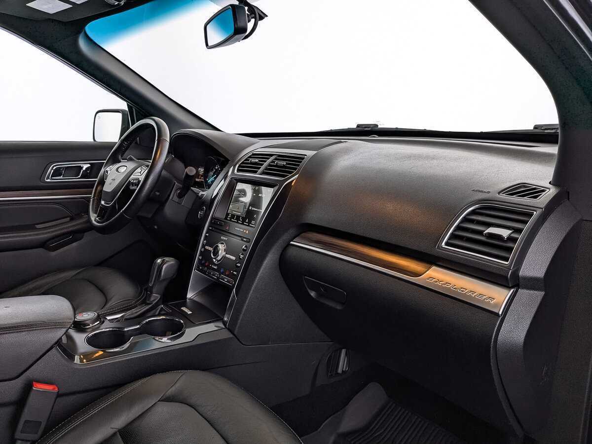 Ford Explorer б/у, 2018, Автоматическая. Фото: #11