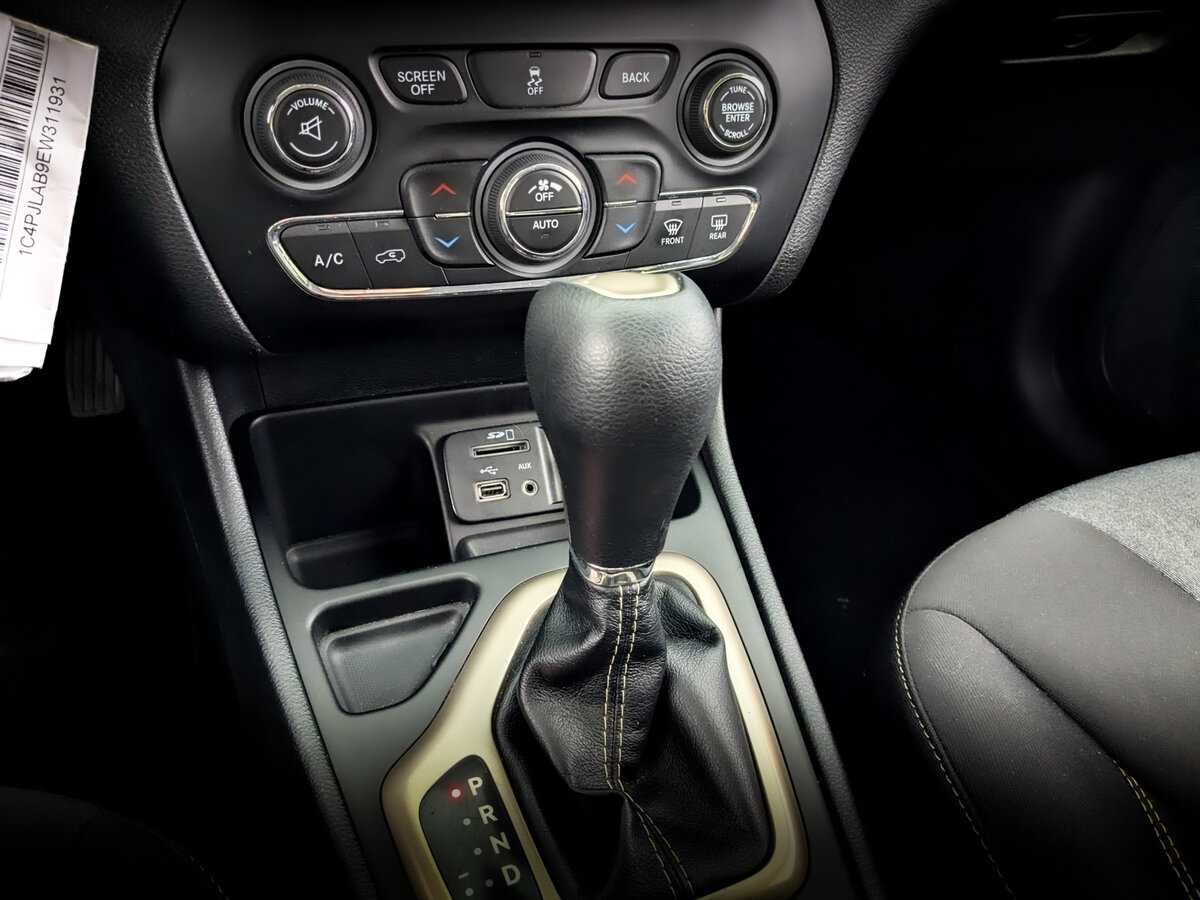 Jeep Cherokee б/у, 2014, Автоматическая. Фото: #22