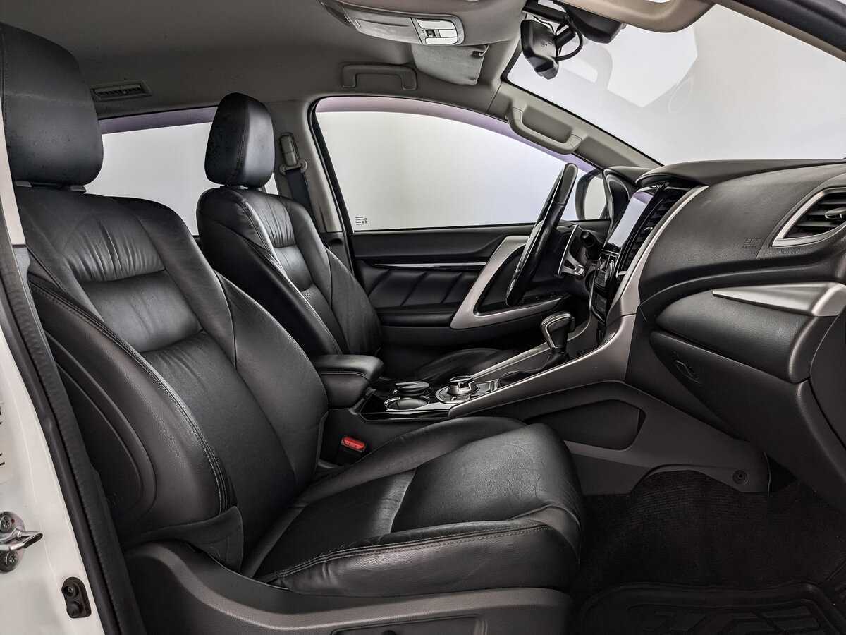 Mitsubishi Pajero Sport б/у, 2017, Автоматическая. Фото: #21