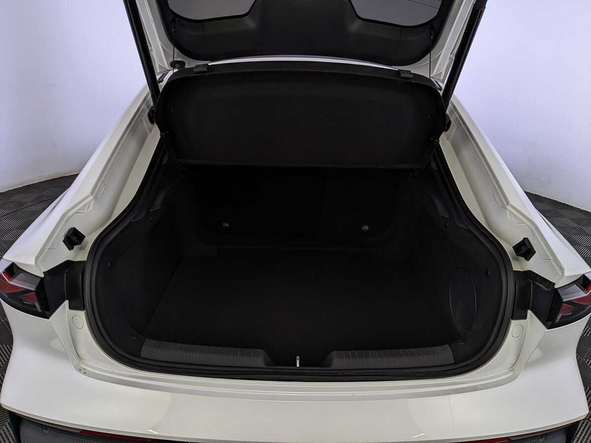 Changan UNI-V б/у, 2023, Роботизированная. Фото: #9