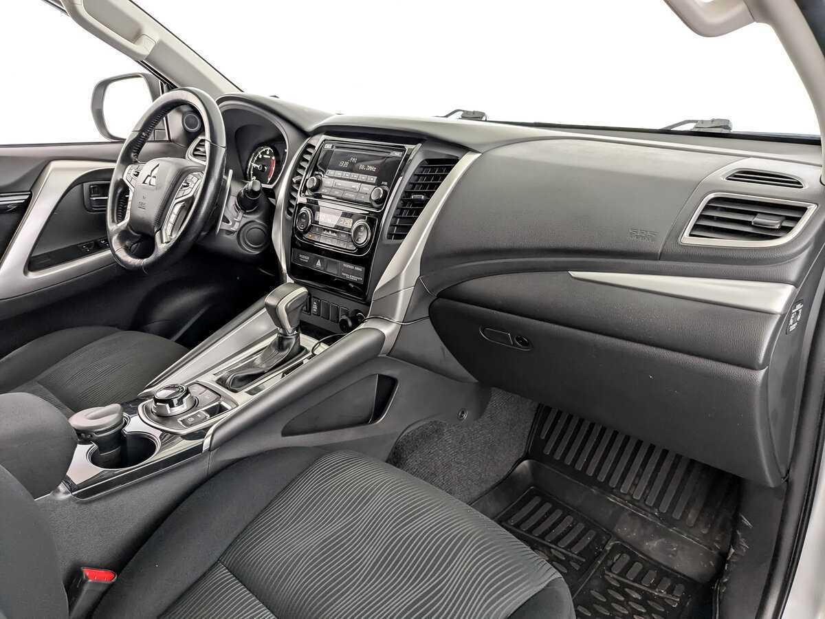 Mitsubishi Pajero Sport б/у, 2018, Автоматическая. Фото: #10