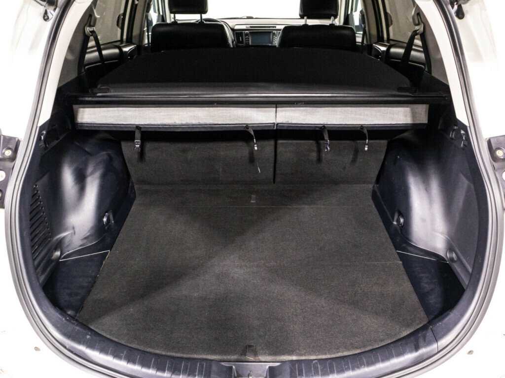 Toyota RAV4 б/у, 2017, Автоматическая. Фото: #14