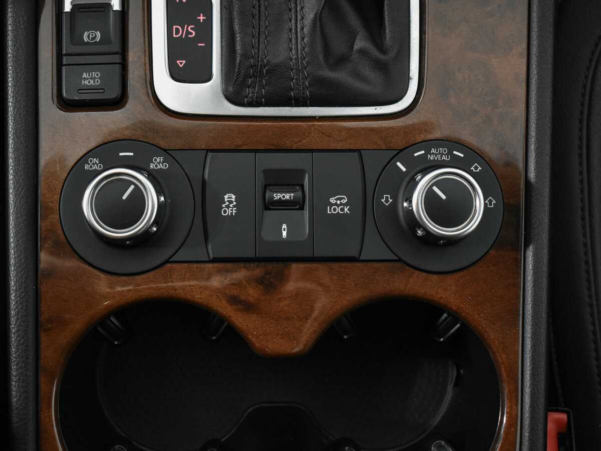 Volkswagen Touareg б/у, 2013, Автоматическая. Фото: #10