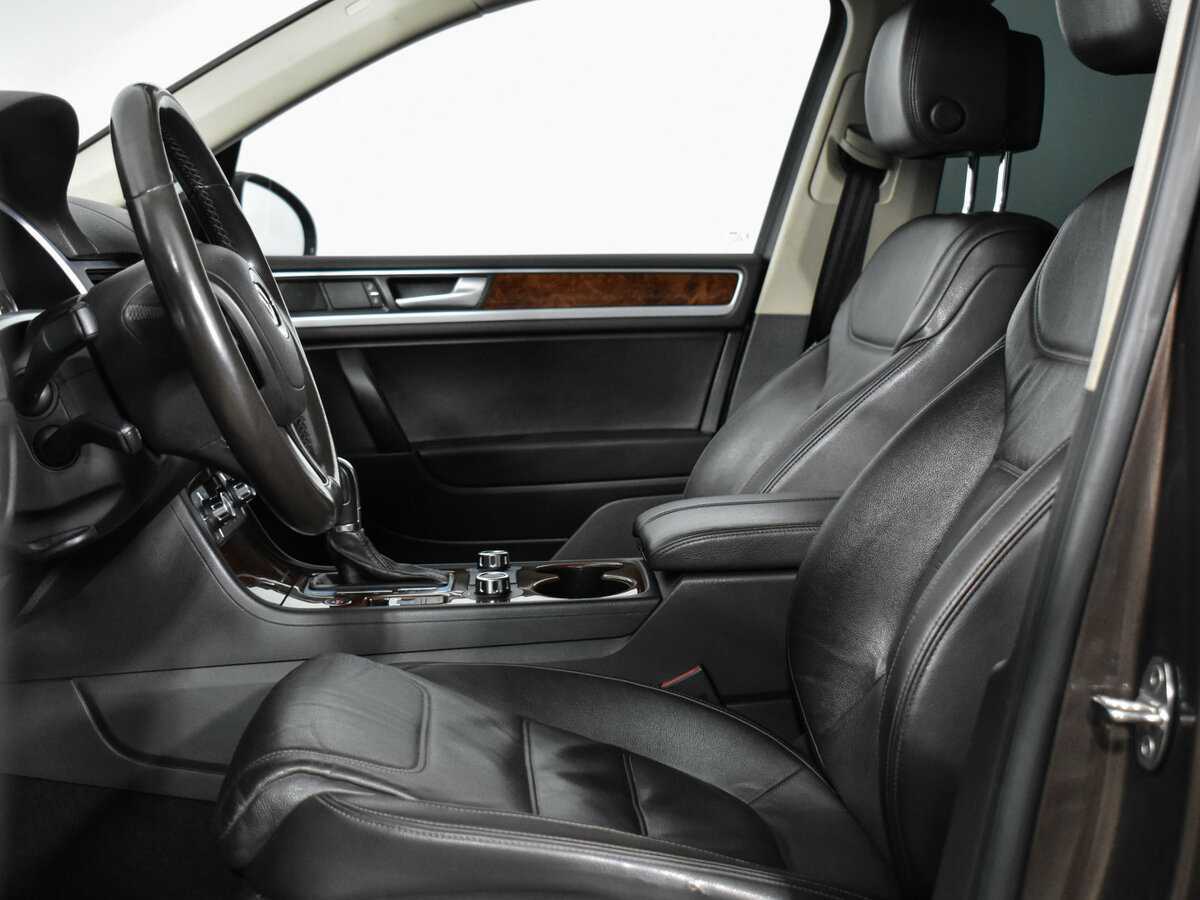 Volkswagen Touareg б/у, 2013, Автоматическая. Фото: #12