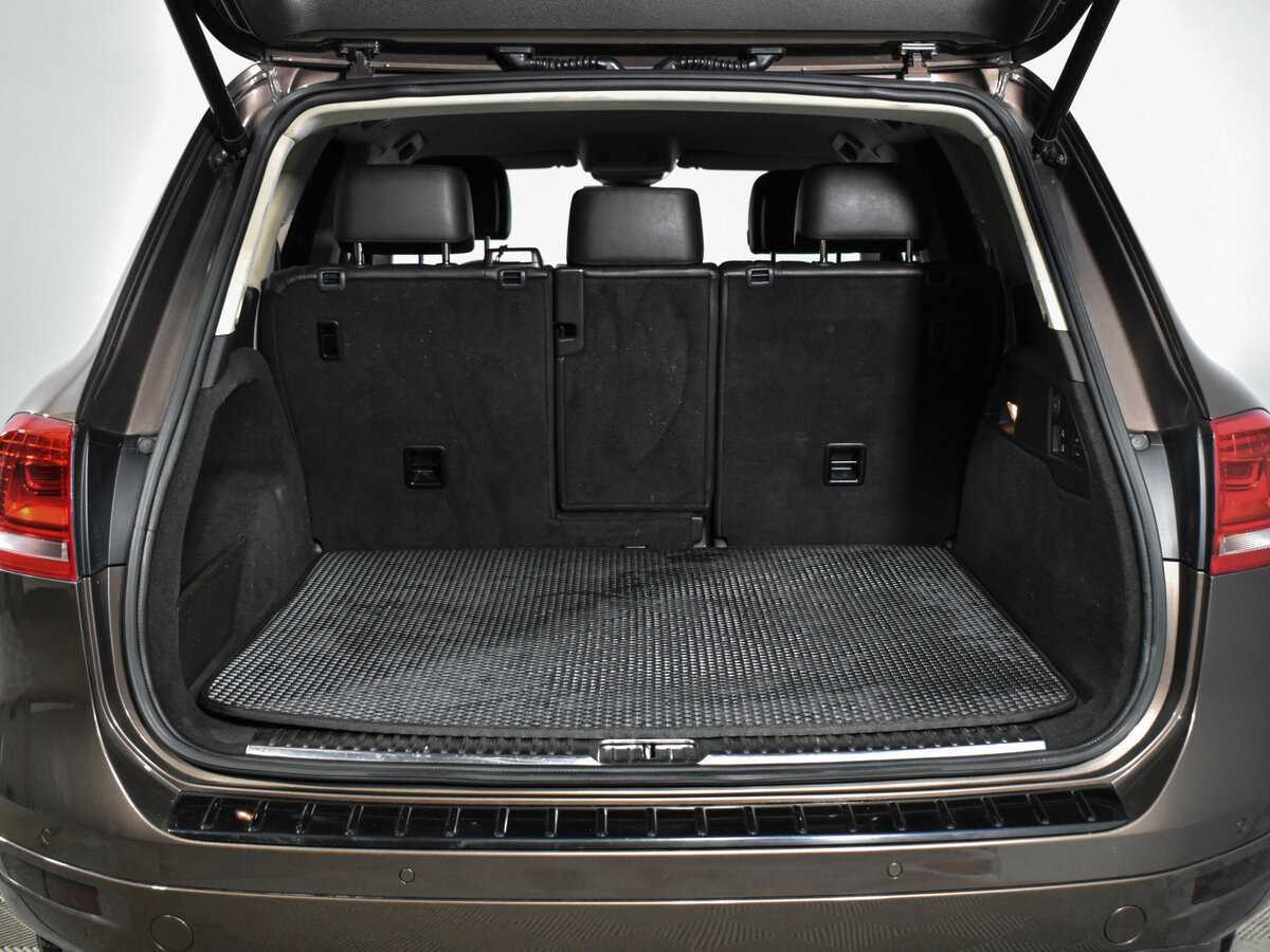 Volkswagen Touareg б/у, 2013, Автоматическая. Фото: #17