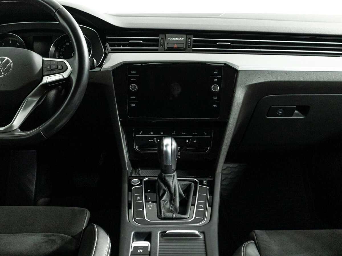 Volkswagen Passat б/у, 2020, Роботизированная. Фото: #13