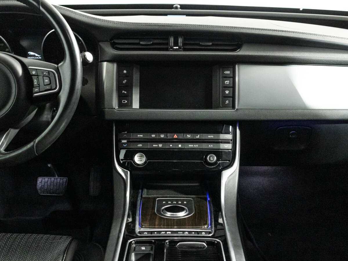 Jaguar XF б/у, 2016, Автоматическая. Фото: #13