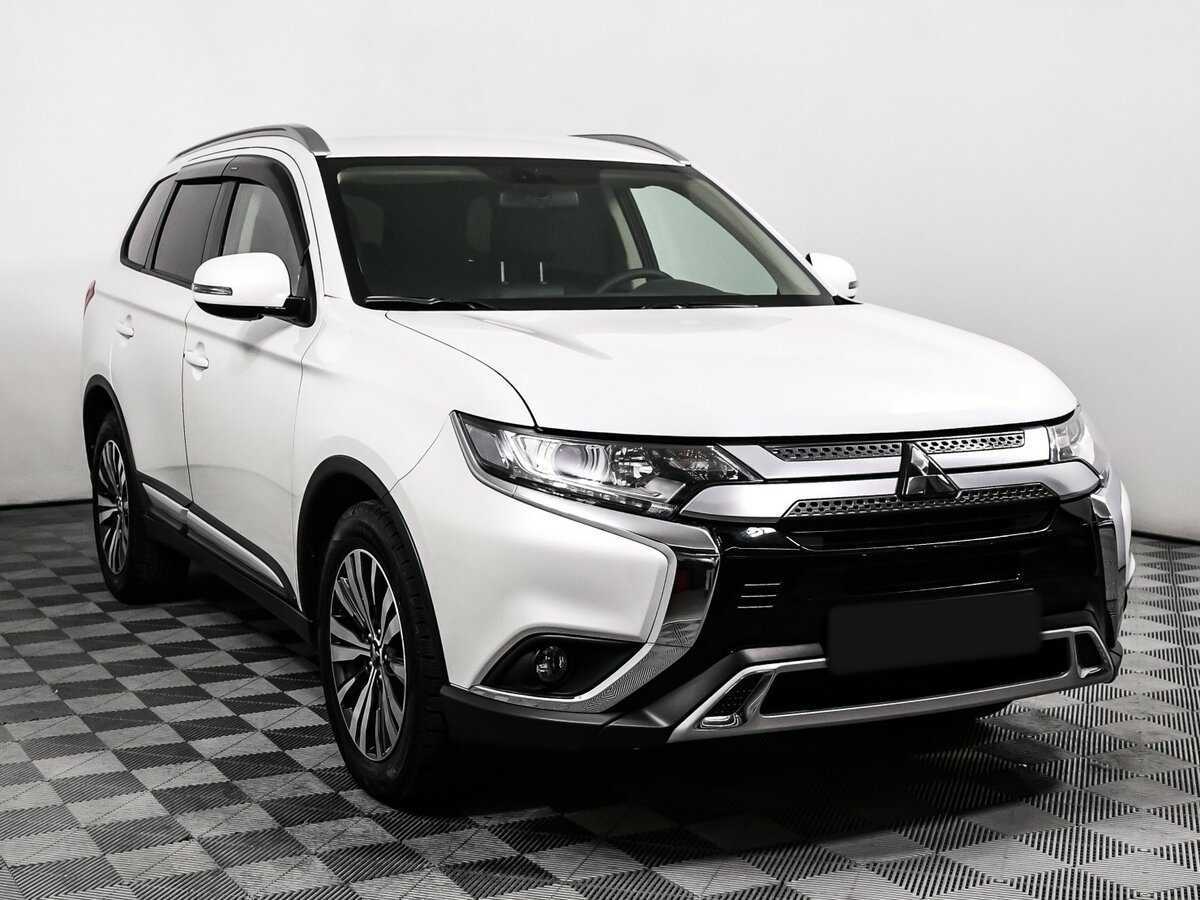 Mitsubishi Outlander б/у, 2019, Вариатор. Фото: #2