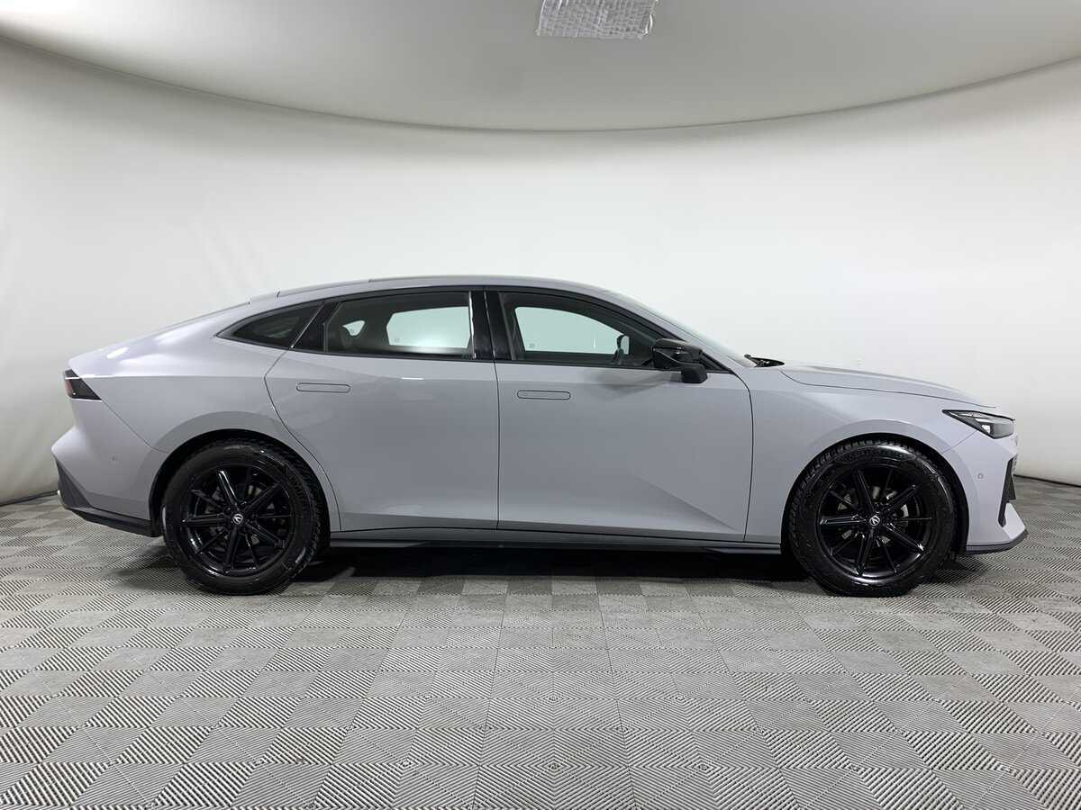 Changan UNI-V б/у, 2023, Роботизированная. Фото: #3