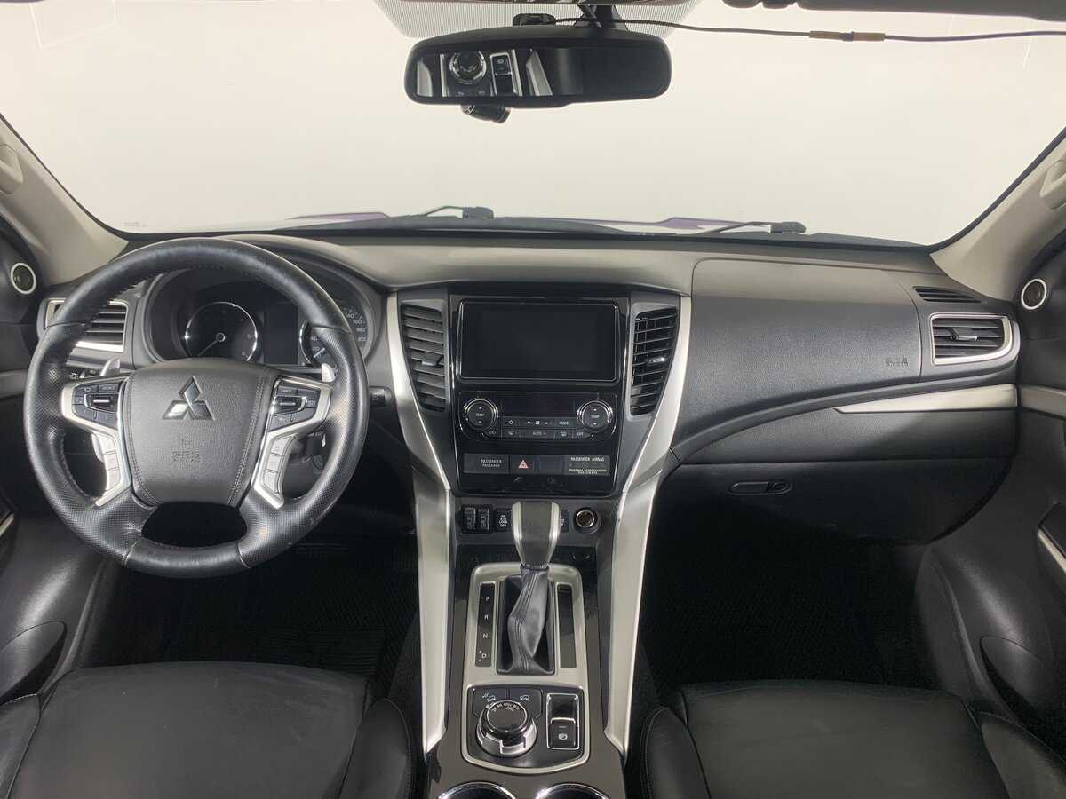 Mitsubishi Pajero Sport б/у, 2017, Автоматическая. Фото: #12
