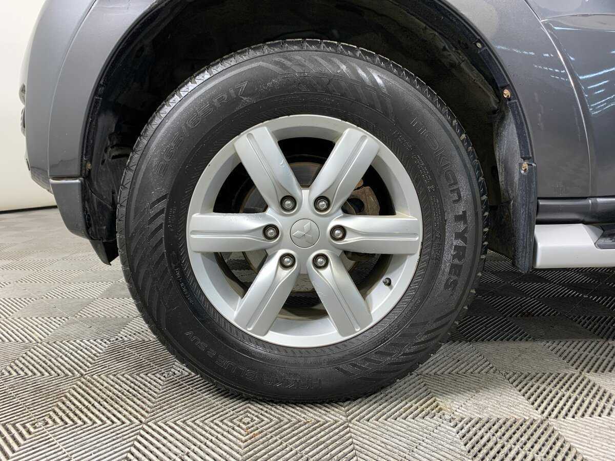 Mitsubishi Pajero б/у, 2015, Автоматическая. Фото: #8