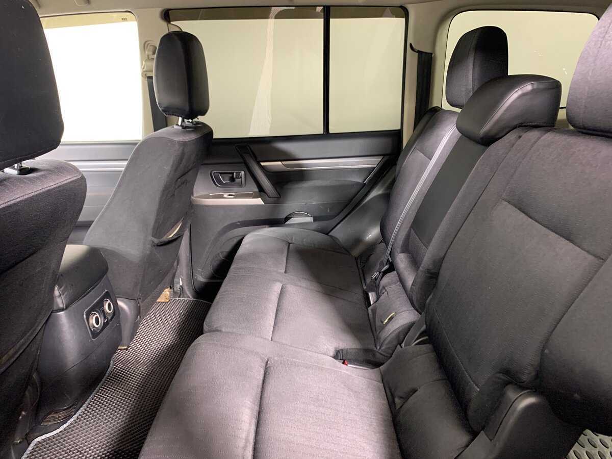 Mitsubishi Pajero б/у, 2015, Автоматическая. Фото: #18