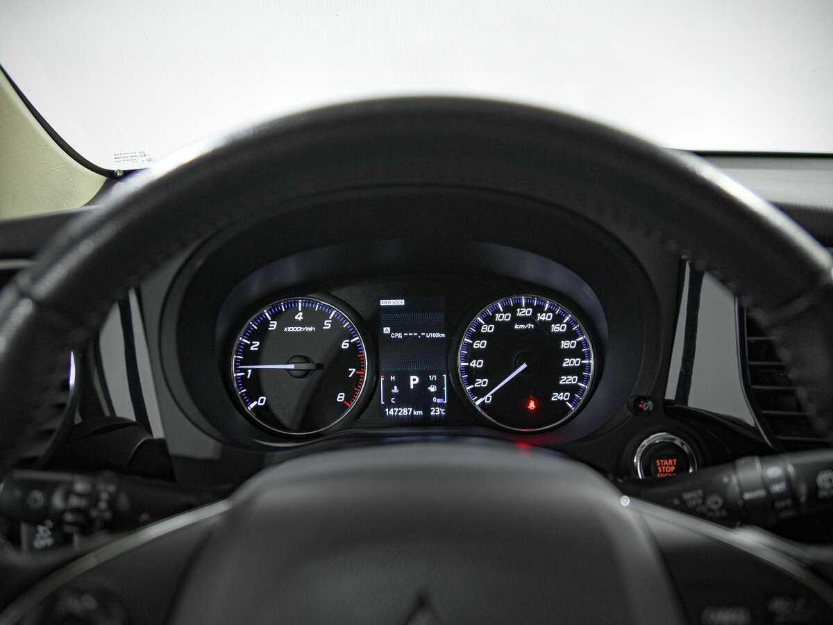 Mitsubishi Outlander б/у, 2018, Вариатор. Фото: #6