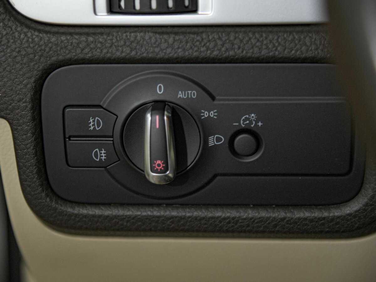 Volkswagen Touareg б/у, 2013, Автоматическая. Фото: #14