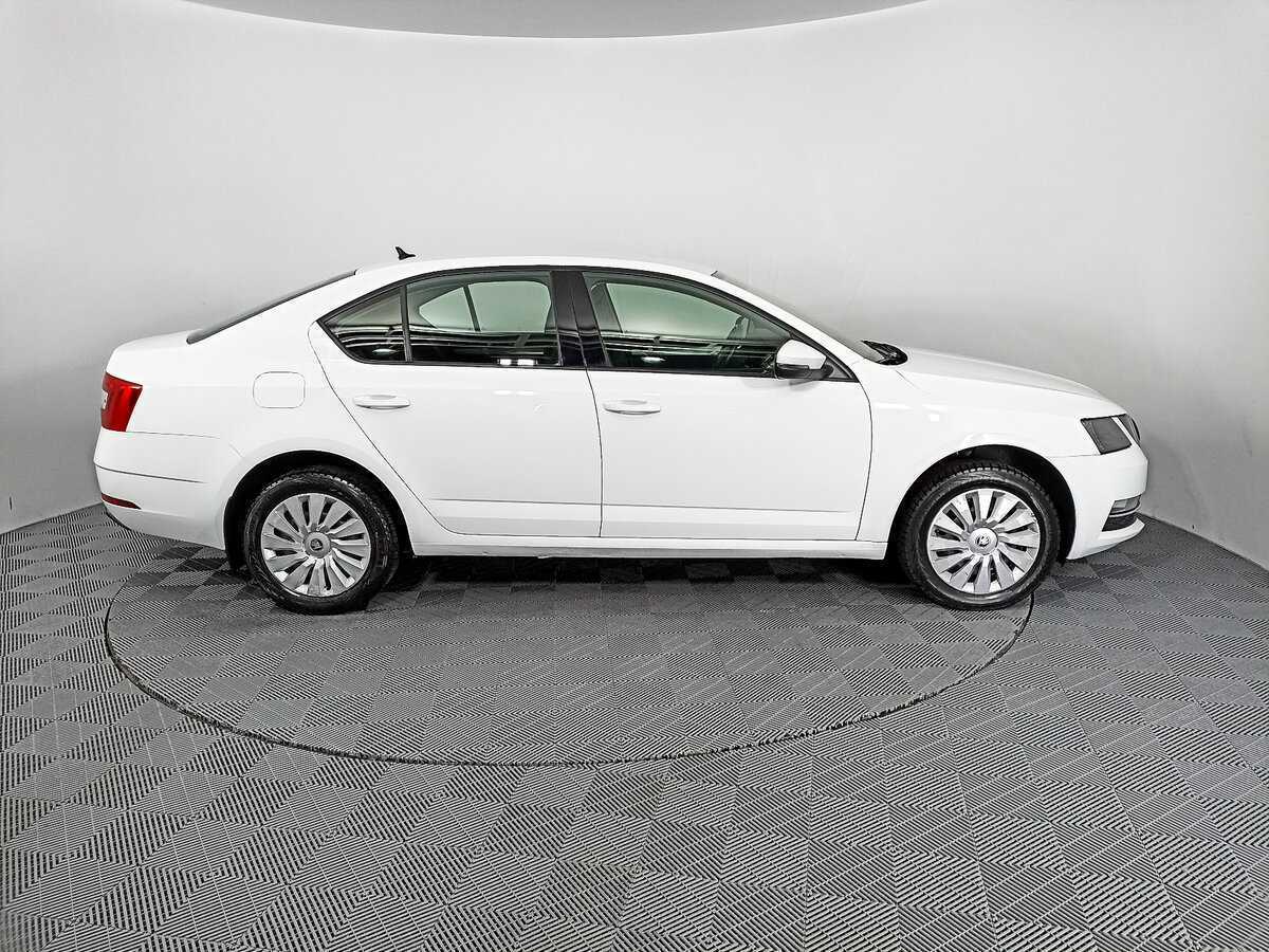 Шкода Октавия б/у, 2020, Роботизированная. Фото: #3