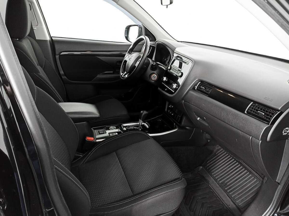 Mitsubishi Outlander б/у, 2021, Вариатор. Фото: #7