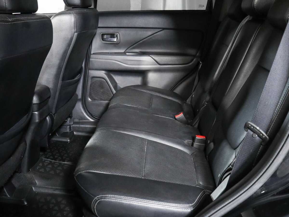 Митсубиши Оутлэндер б/у, 2014, Автоматическая. Фото: #3