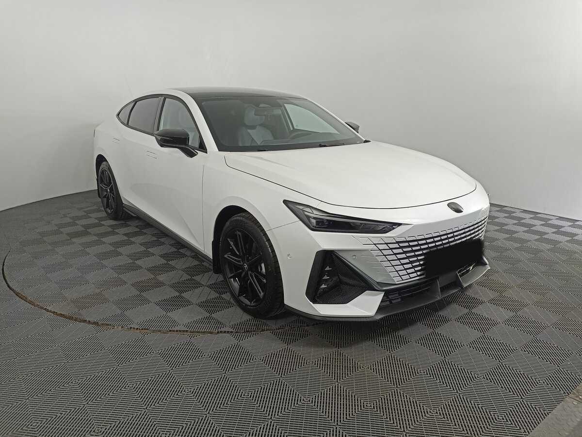 Changan UNI-V б/у, 2023, Роботизированная. Фото: #2