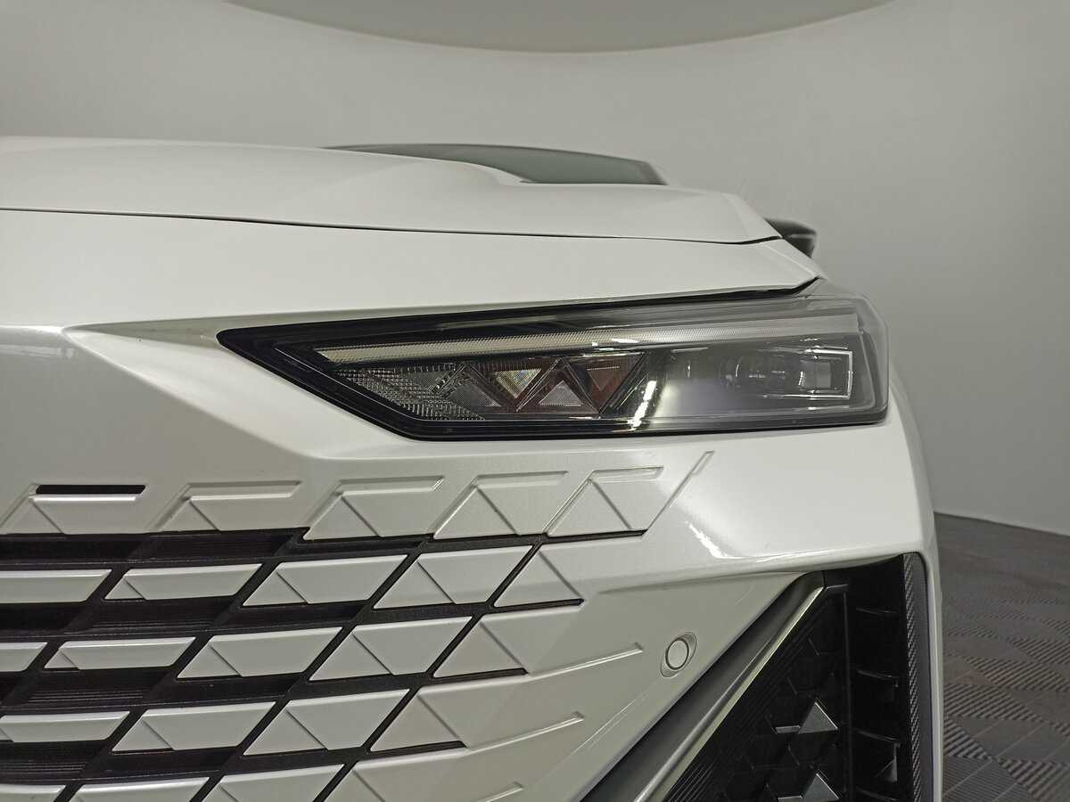 Changan UNI-V б/у, 2023, Роботизированная. Фото: #15